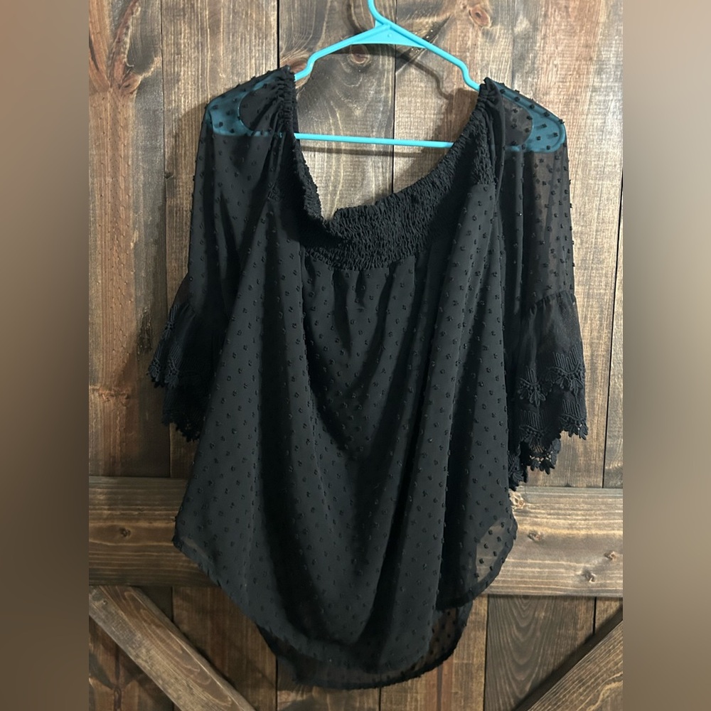 Women’s Summer off the shoulder top 3/4 sleeves.